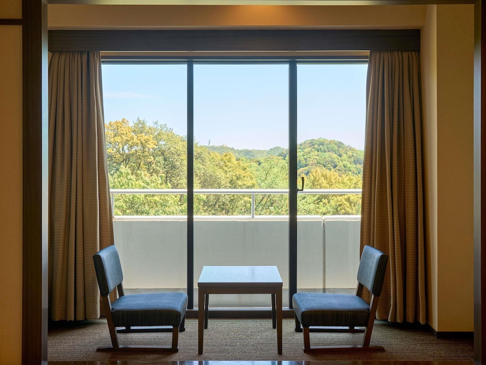 クラシックルーム　和室　マウンテンビュー 客室3 | グランドメルキュール淡路島リゾート & スパ