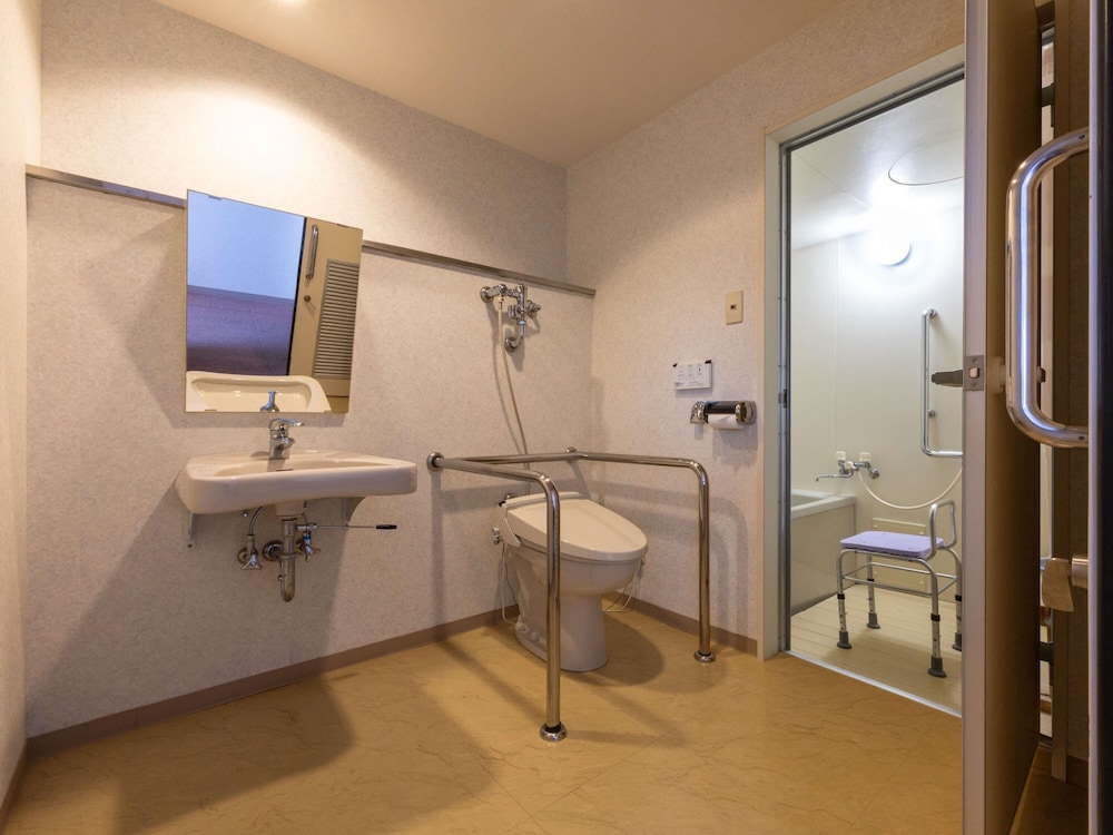 クラシック ルーム シングルベッド 2 台 客室2 | メルキュール富山砺波リゾート & スパ