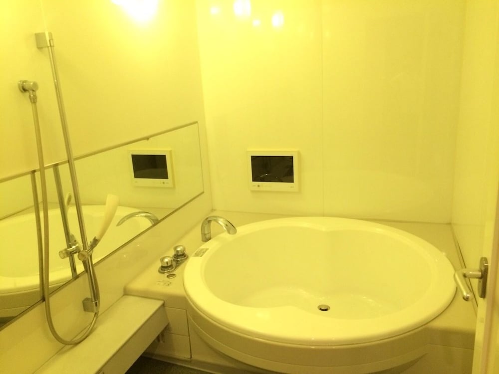 ダブルルーム バスルーム1 | My Dear - アダルト オンリー