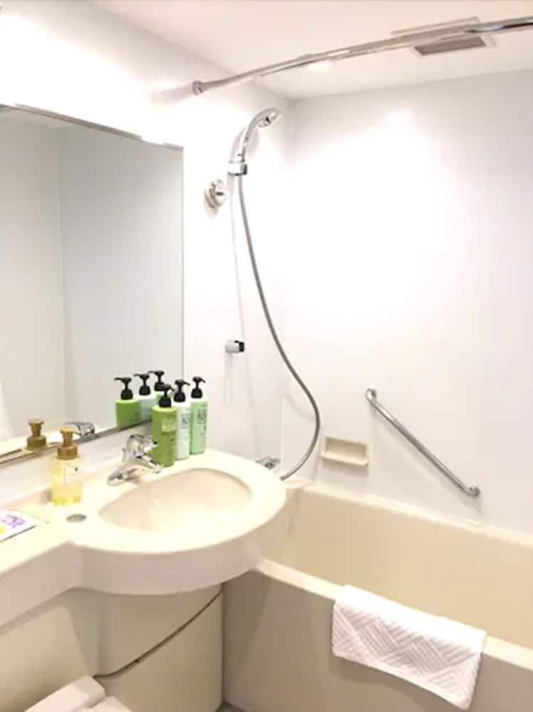 ツインルーム 喫煙可 バスルーム0 | ホテルモンテローザ太田