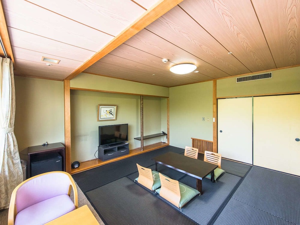 和室 禁煙 リビング エリア0 | リブマックスリゾート加賀山代