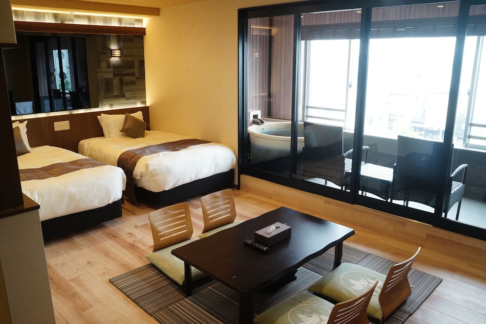 洋モダン和洋室 禁煙 客室1 | リブマックスリゾート加賀山代