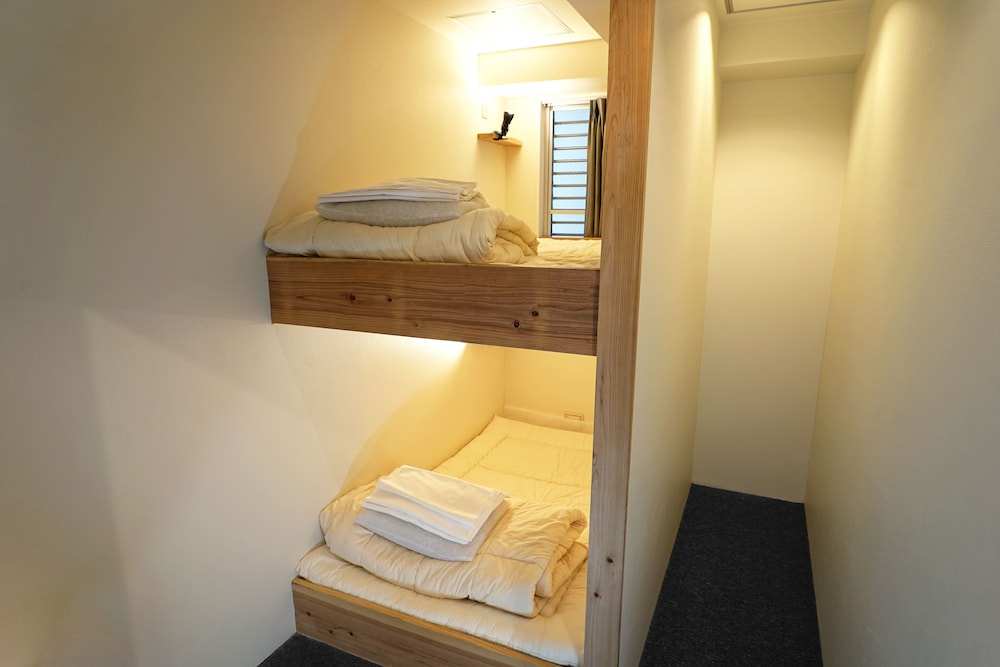 プライベート部屋 2段ベッド 下段セミダブル 上段セミダブル(2名様用) | サンチャゴゲストハウス広島
