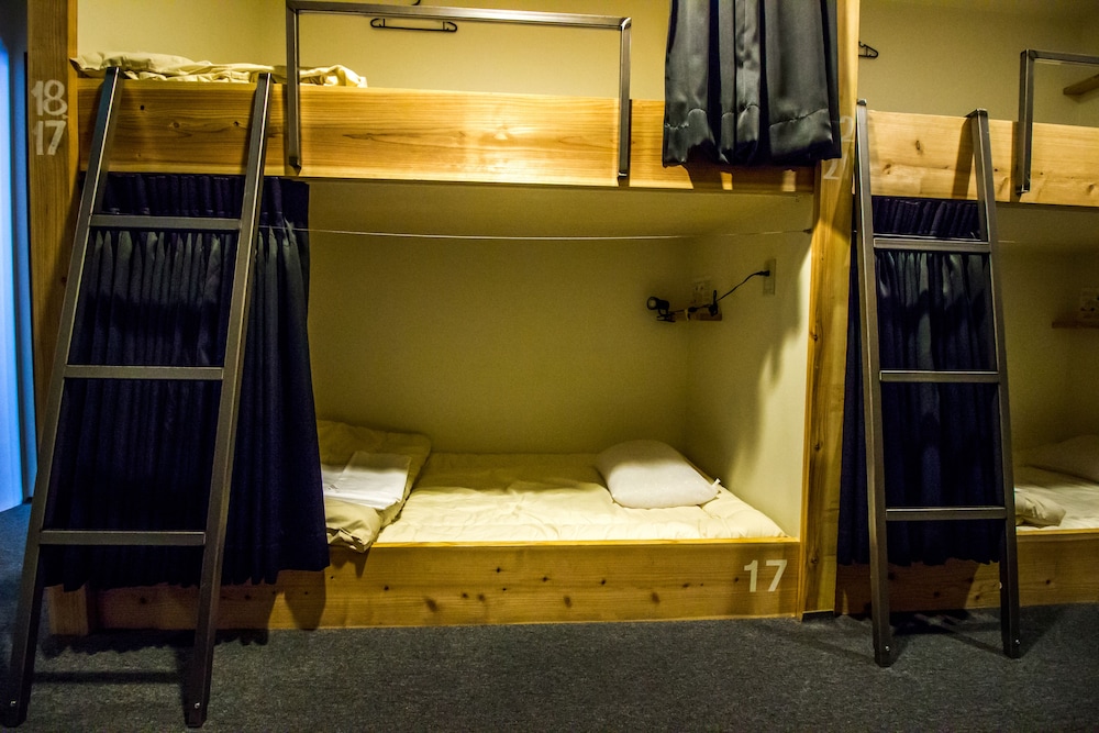 大部屋 男女共同ドミトリー(2名様用) 客室2 | サンチャゴゲストハウス広島