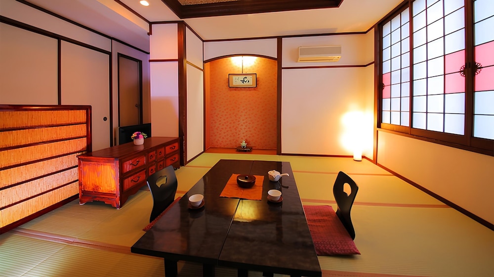 13.5畳の和室 禁煙 | ホテルクレール日笠