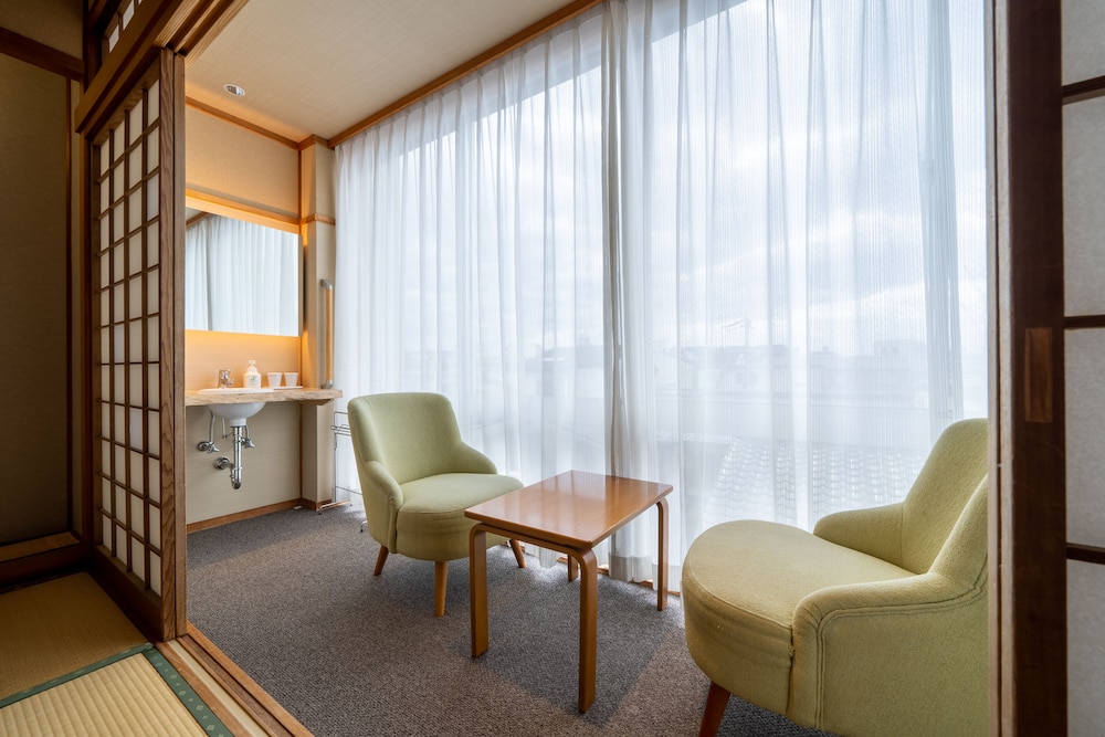 和室 8畳 禁煙 客室1 | 緑風荘