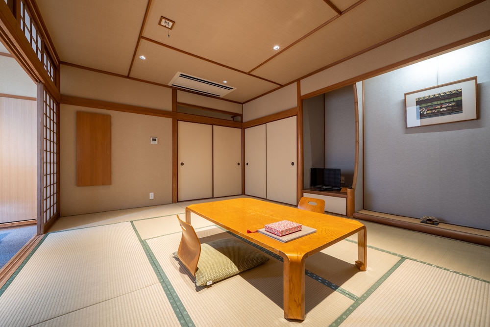 和室 10畳 禁煙 客室2 | 緑風荘