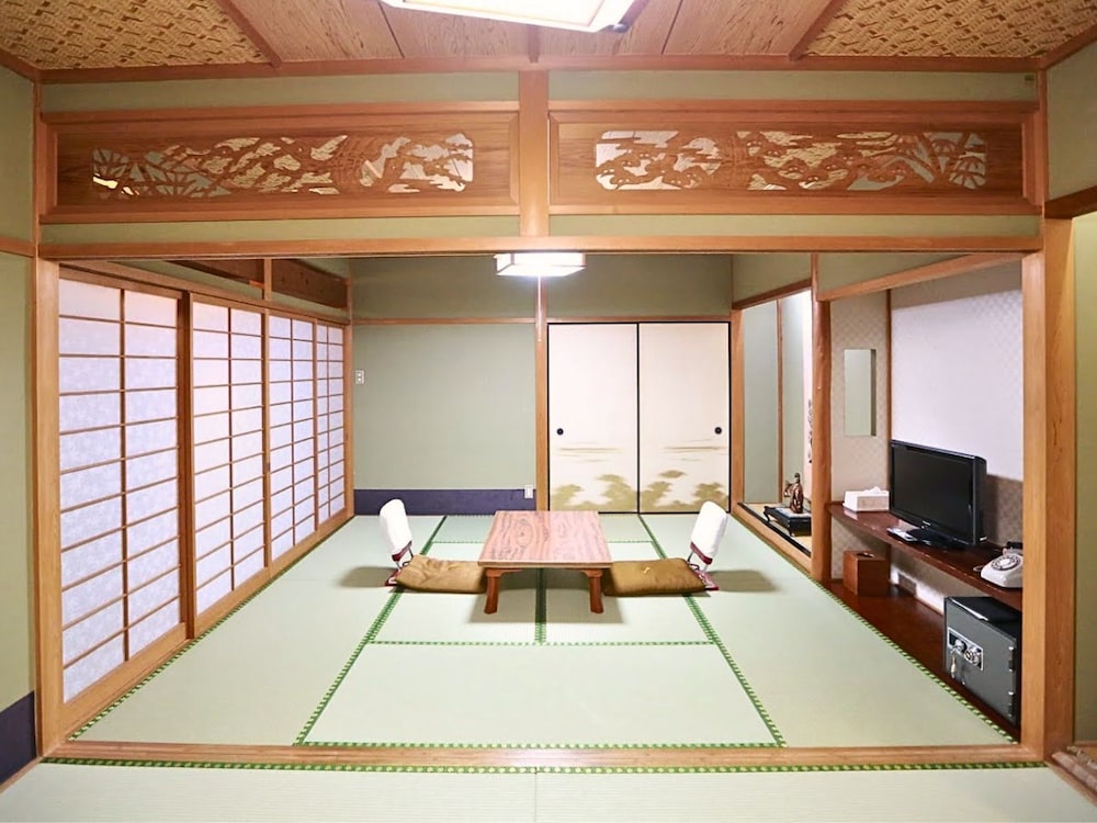 和室 14畳 客室4 | 高雄観光ホテル