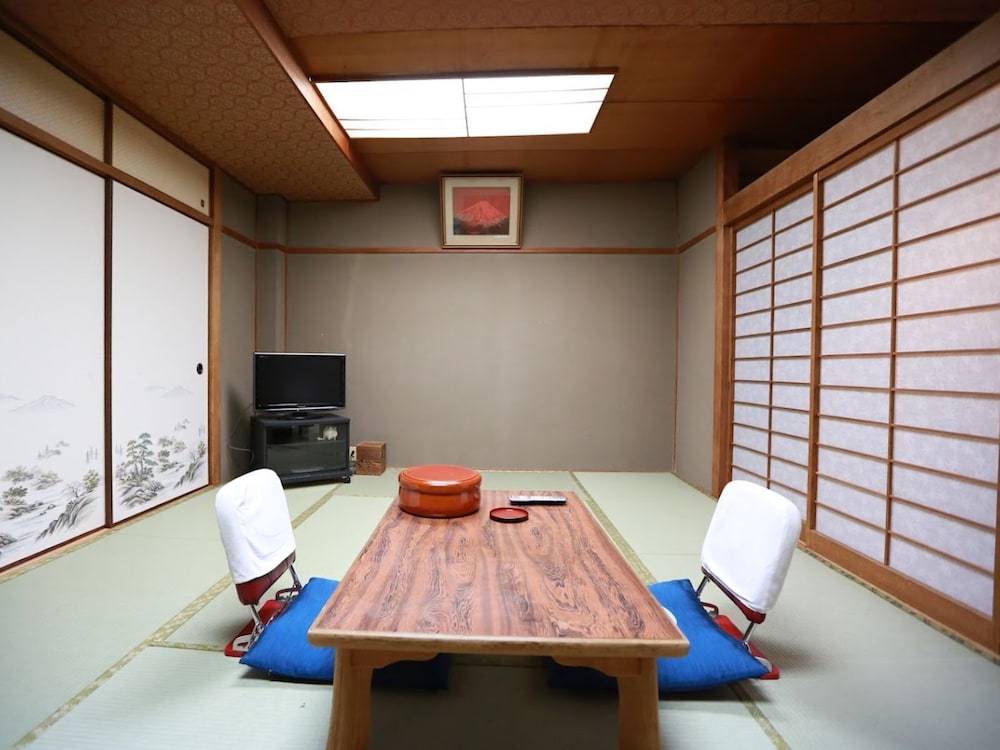和室 10畳 客室3 | 高雄観光ホテル