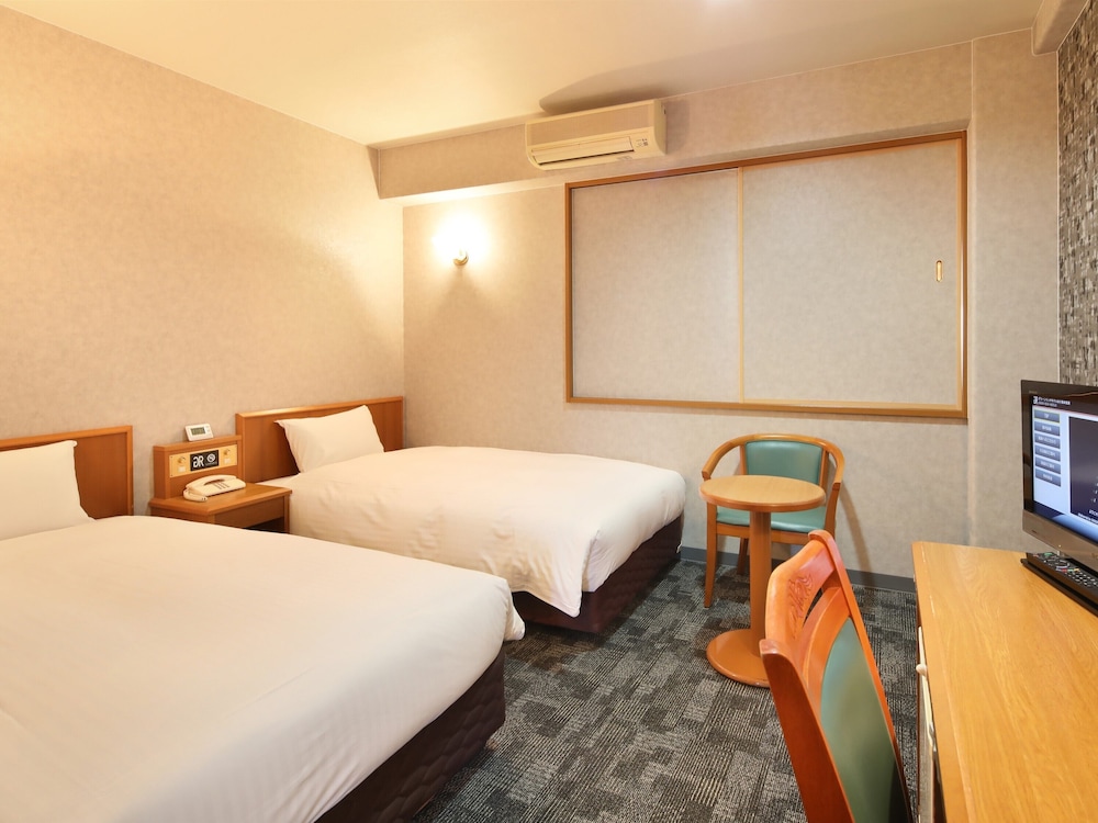 ツインルームC 禁煙 客室1 | グリーンリッチホテルあそ熊本空港 人工温泉・二股湯の華
