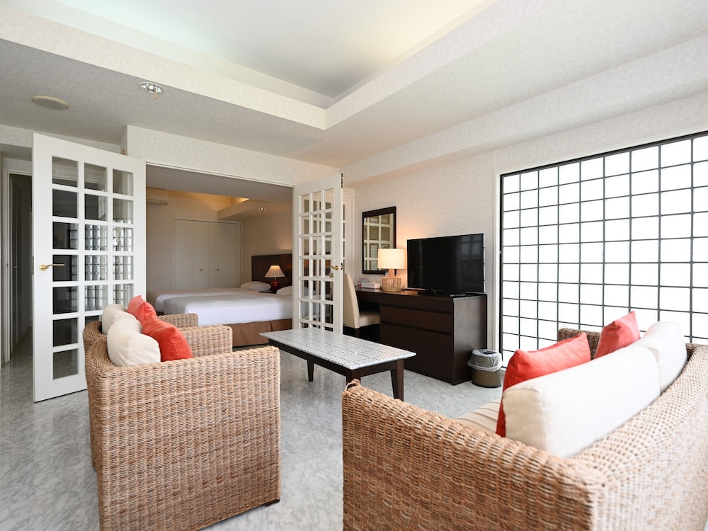 デラックスルーム パーシャルオーシャンビュー 禁煙 | ホテル ロイヤル マリン パレス石垣島