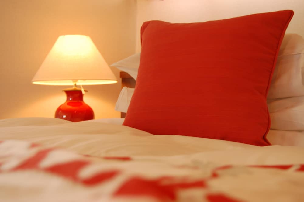 デラックスルーム パーシャルオーシャンビュー 禁煙 客室1 | ホテル ロイヤル マリン パレス石垣島