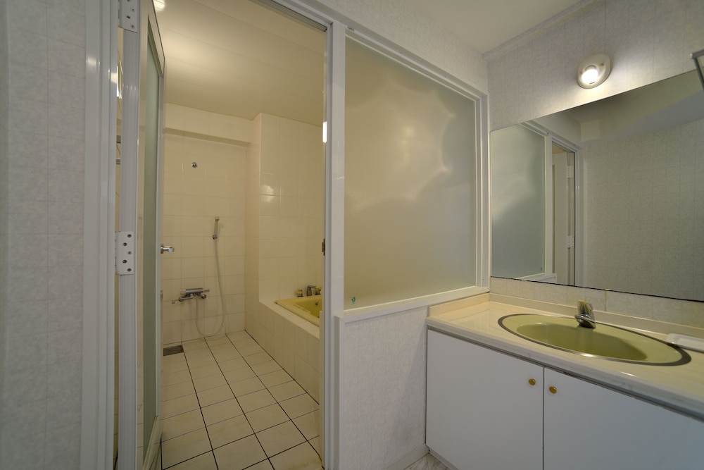 スタンダード ツインルーム 禁煙 バスルーム0 | ホテル ロイヤル マリン パレス石垣島