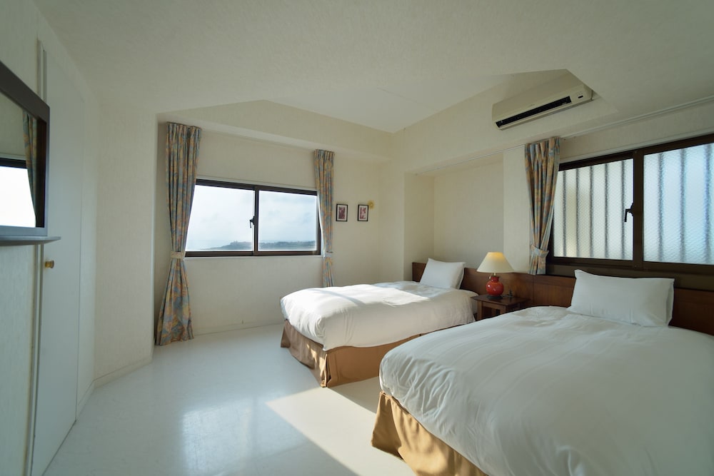 オーシャンビューメゾネット 禁煙 客室1 | ホテル ロイヤル マリン パレス石垣島