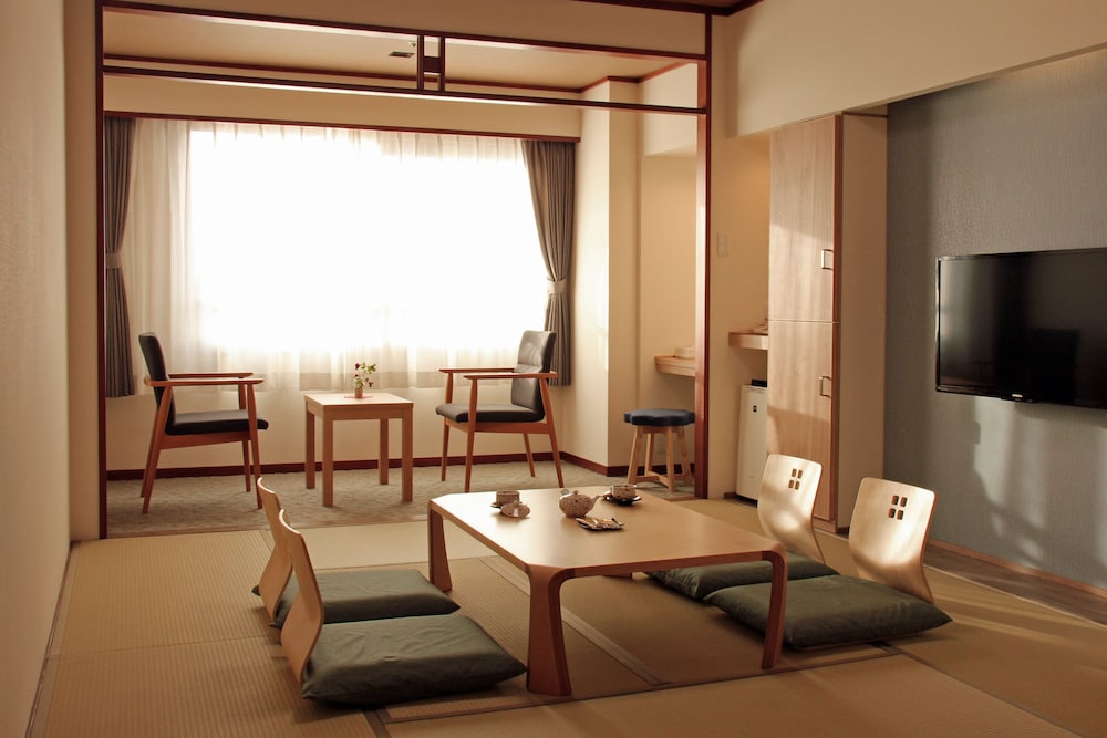 【禁煙】和室10畳/最大5名迄 | 平成館 海羊亭