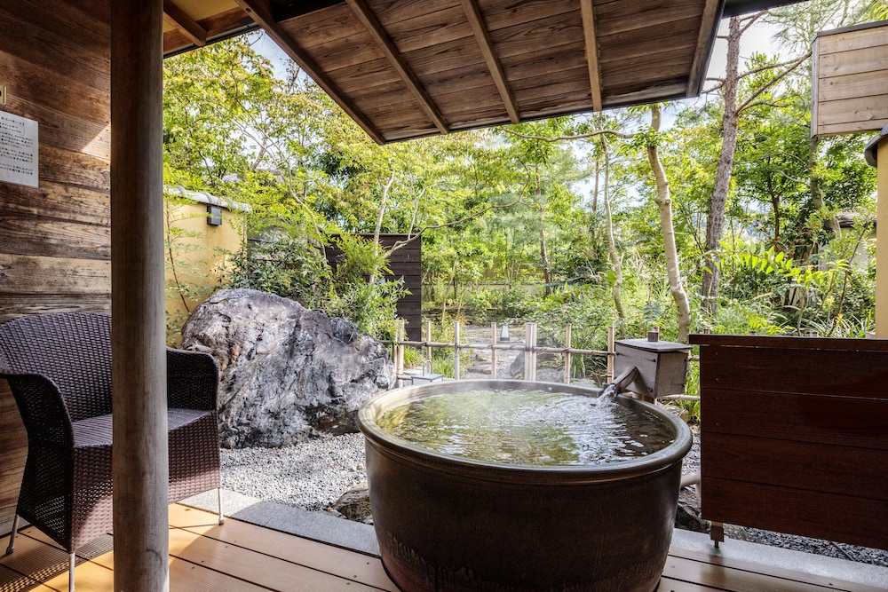 露天風呂付客室 | 美作三湯 湯郷温泉 季譜の里