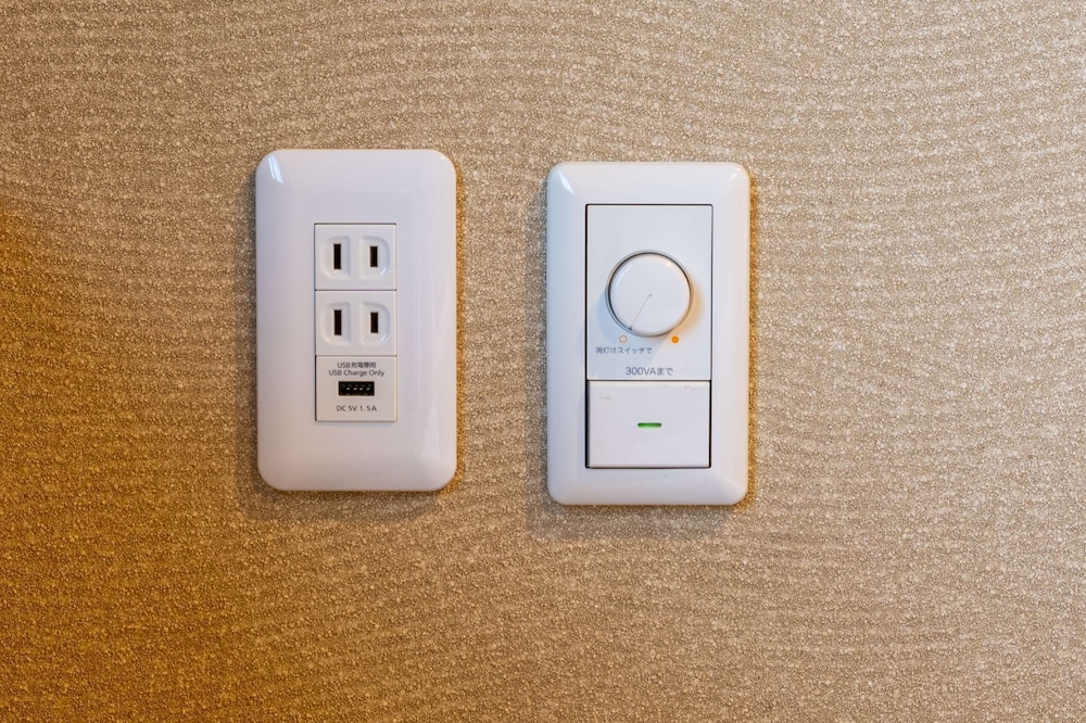 和室 ファミリールーム ベッド付 共用バ​​スルーム 客室2 | 飛騨高山ゲストハウス桜花