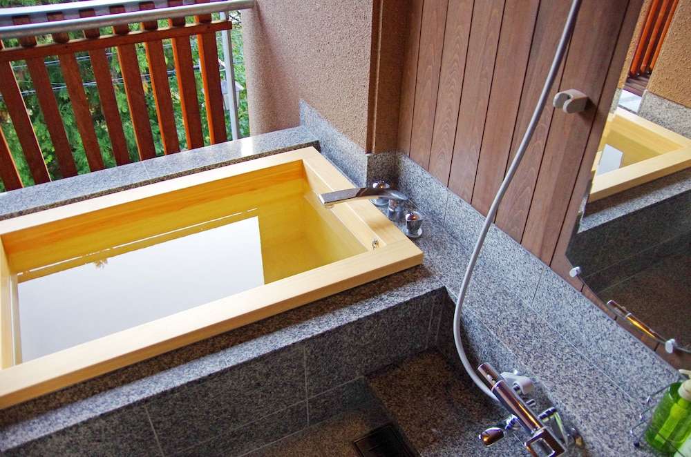 スイート和洋室 露天温泉付 ジェットバス0 | 下呂温泉 悠久の華