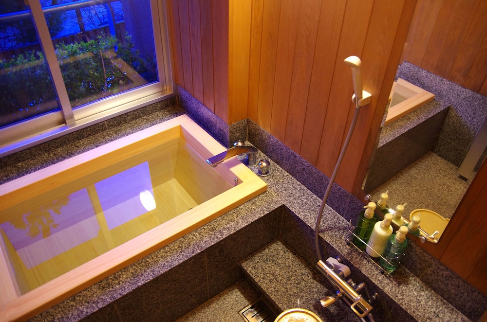 スイート和洋室 展望温泉付 バスルーム2 | 下呂温泉 悠久の華