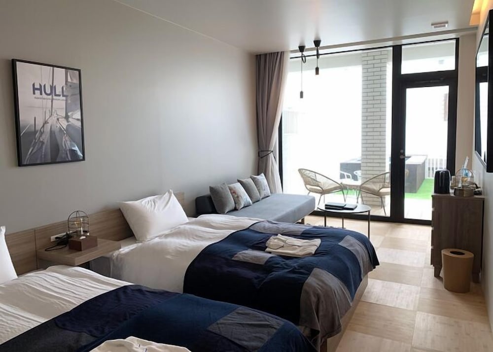 103 (禁煙)ガーデンツイン&ソファーベッド(シャワーのみ) | 大阪北港マリーナ HULL