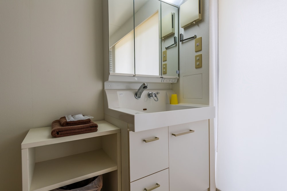 ツインルーム オーシャンビュー (チェックイン時間15時~18時) 客室の設備とサービス1 | HOTEL E-horizon Resort コンドミニアム瀬底