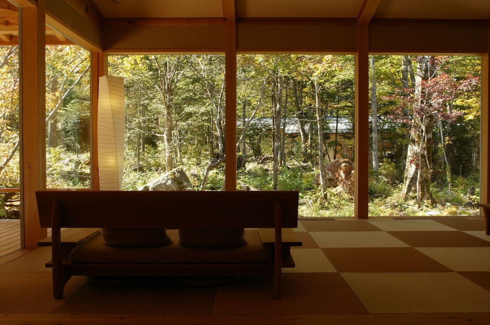 ロビーラウンジ1 | 奥飛騨温泉郷 平湯温泉 もずも - 大人限定