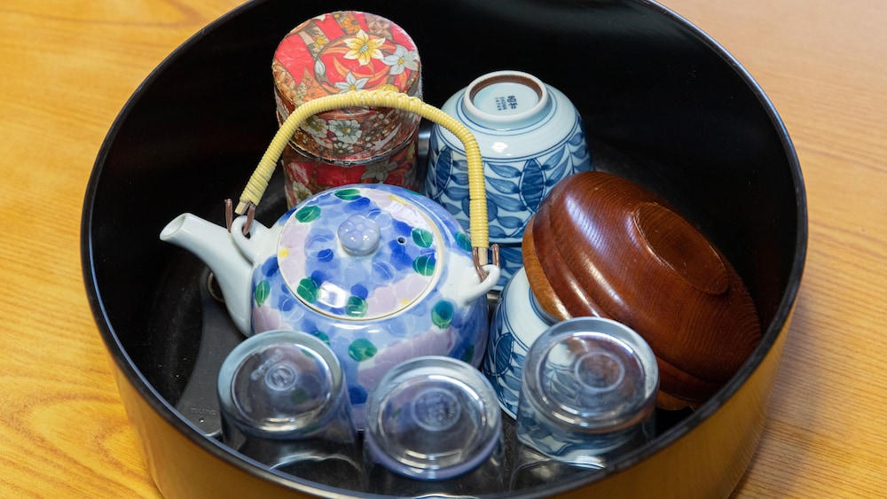 クラシック 4 人部屋 禁煙 客室5 | アクアガーデンホテル福丸