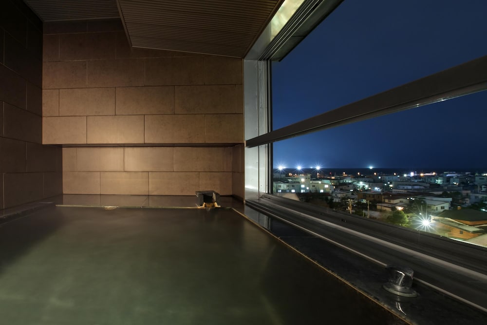 スイート (with Hot Spring Bath) バスルーム2 | 望楼 NOGUCHI 函館