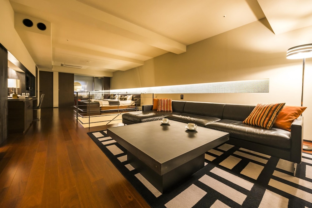スイート (with Hot Spring Bath) 客室2 | 望楼 NOGUCHI 函館