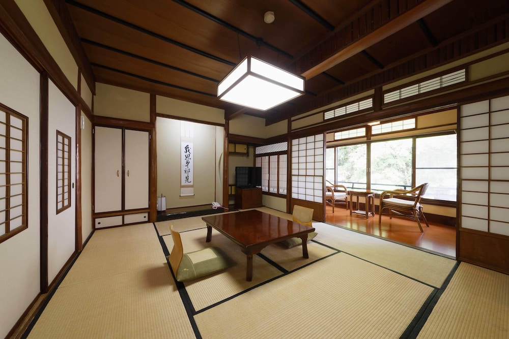 客室1 | 塔ノ沢一の湯 本館