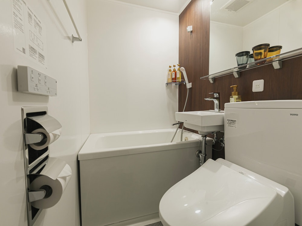 デラックス ダブルルーム クイーンベッド 1 台 禁煙 バスルーム0 | ホテルアーサー KITAHAMA BASE