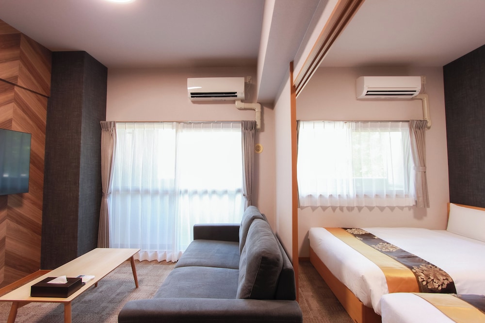 コンフォート 4 人部屋 客室5 | HOTEL ROI 博多
