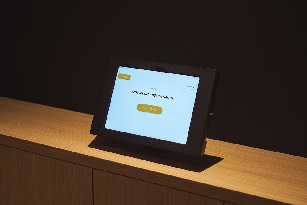 フロント1 | UCHIWA STAY Osaka NAMBA