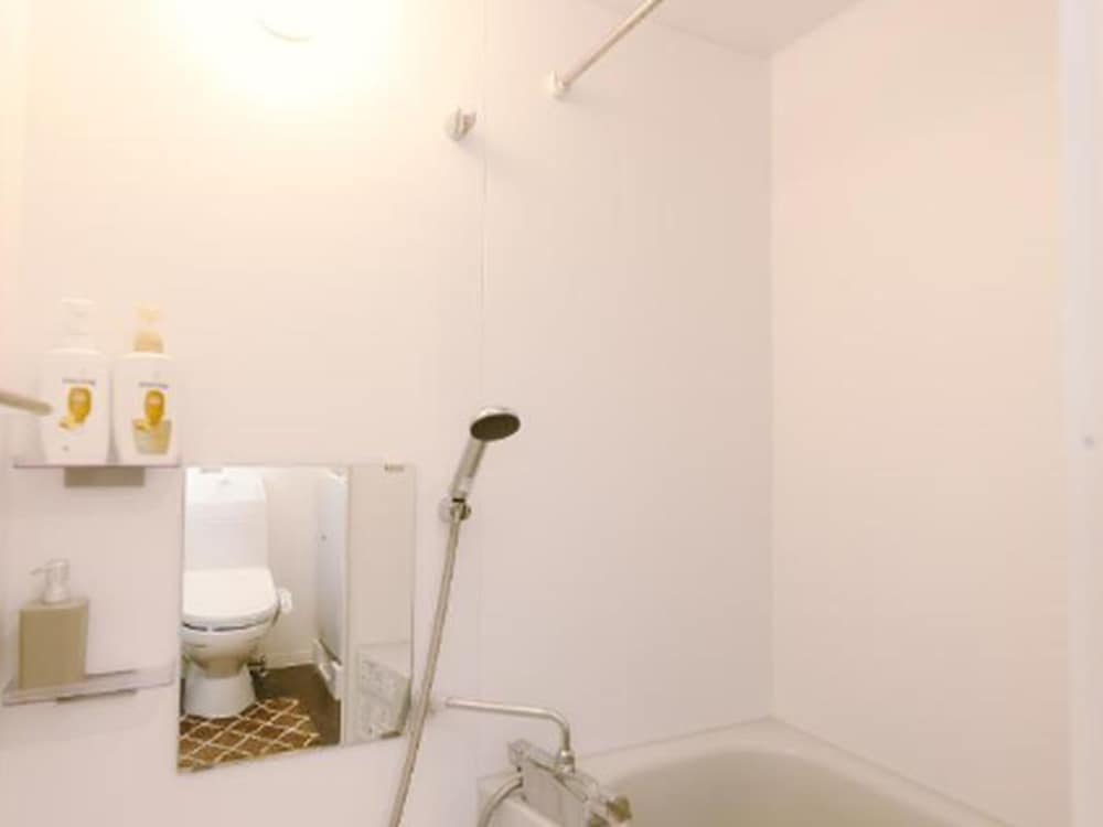 スタンダード トリプルルーム バスルーム1 | YM Hotel-Sugamo