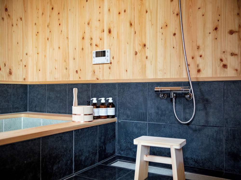 益野701 一棟貸し 禁煙(フロント施設から230m) バスルーム0 | Kominka NOIE