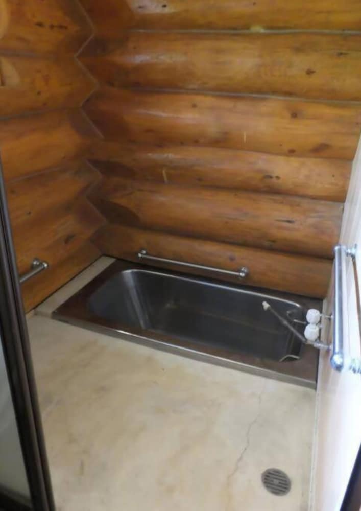 ルーム 客室13 | 登別ログハウス