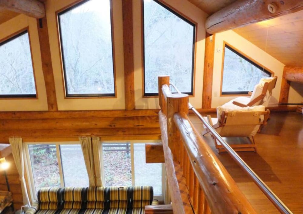 ルーム 客室4 | 登別ログハウス