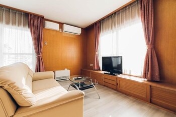 STAY IN SUEHIRO