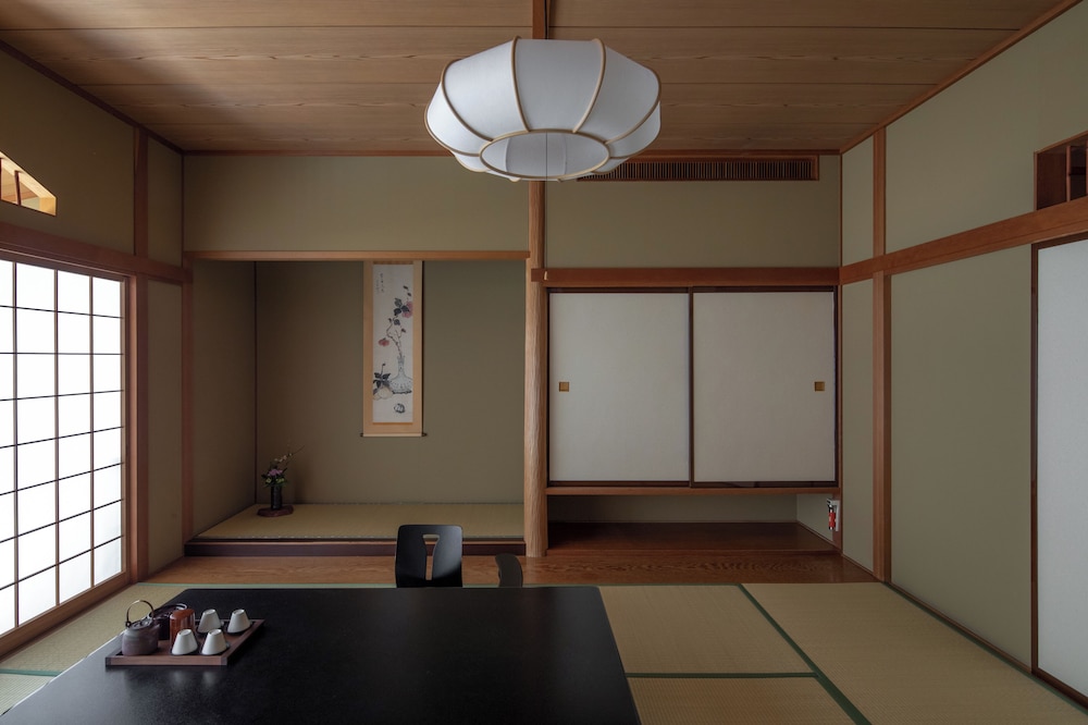 本館 和室[和室10畳]帯那 喫煙可 (電子タバコのみ可能） 客室2 | 笛吹川温泉坐忘