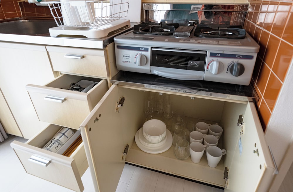 アパートメント 専用キッチン1 | プリネッツ新宿ビル4F