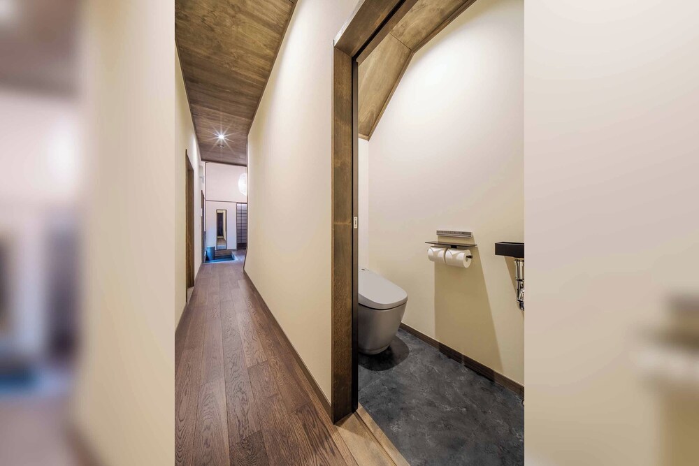 トラディショナル ハウス 4 ベッドルーム キッチン ガーデンビュー バスルーム5 | Nananohi Machiya House