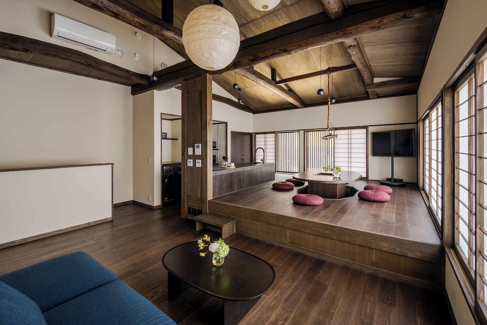 トラディショナル ハウス 4 ベッドルーム キッチン ガーデンビュー | Nananohi Machiya House