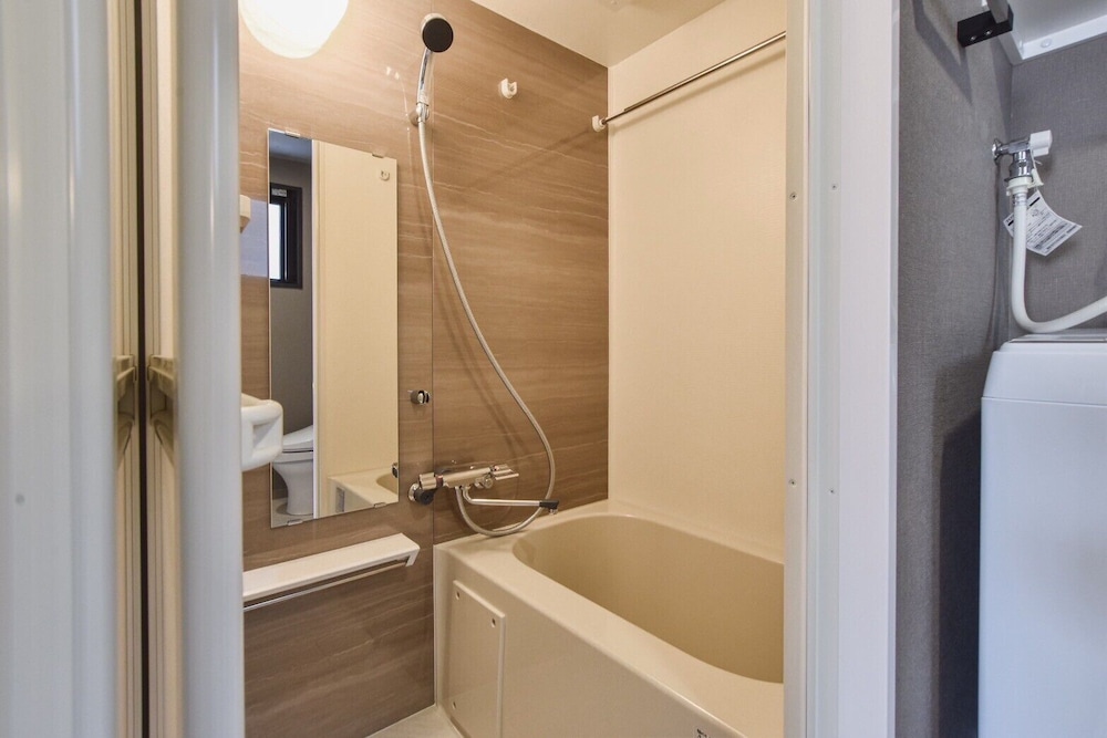 アパートメント 禁煙 (202) バスルーム1 | Bldg E. Tokyo