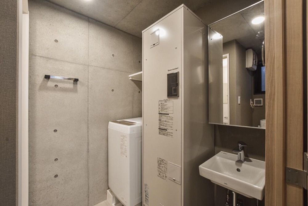 アパートメント 禁煙 (101) バスルーム0 | Bldg E. Tokyo