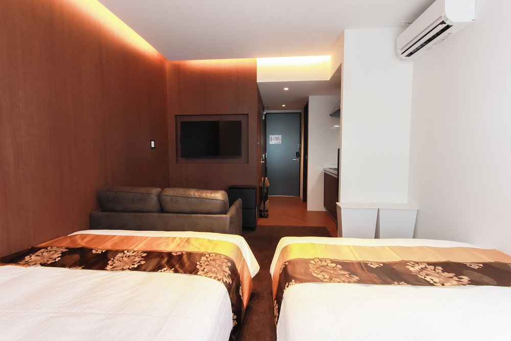 コンフォート 4 人部屋 客室6 | The Arbor Hotel