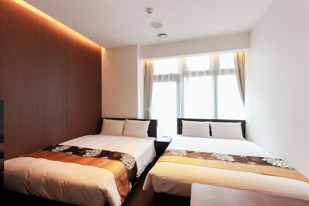 コンフォート 4 人部屋 客室5 | The Arbor Hotel