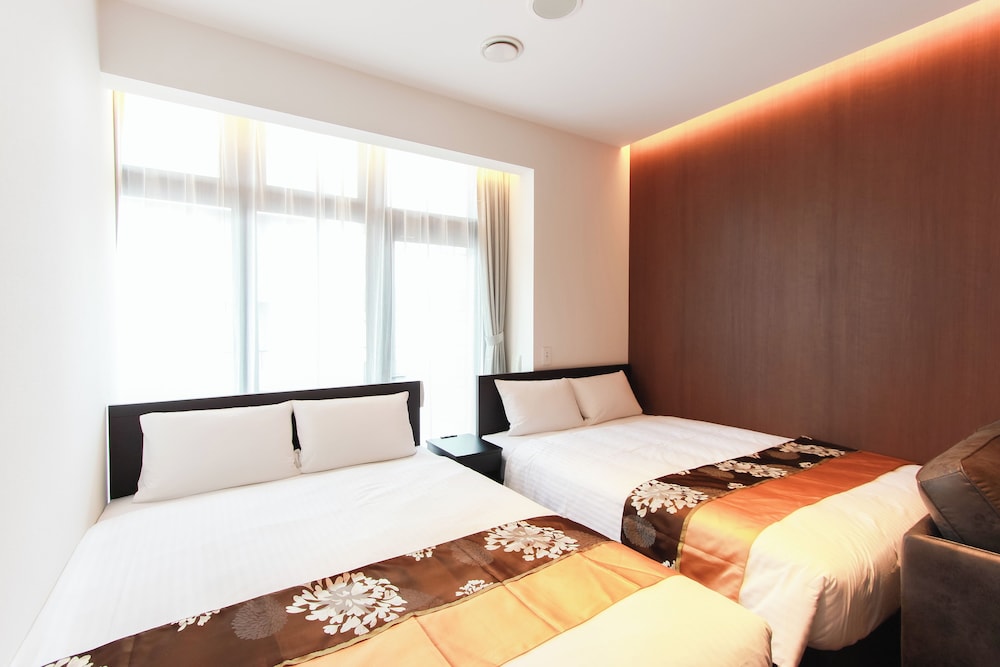 コンフォート 4 人部屋 客室11 | The Arbor Hotel