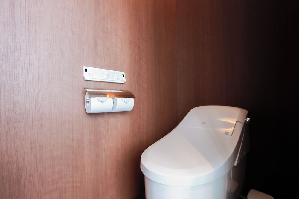 コンフォート 4 人部屋 客室12 | The Arbor Hotel