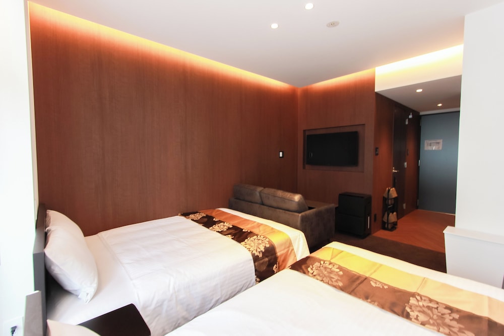 コンフォート 4 人部屋 客室7 | The Arbor Hotel