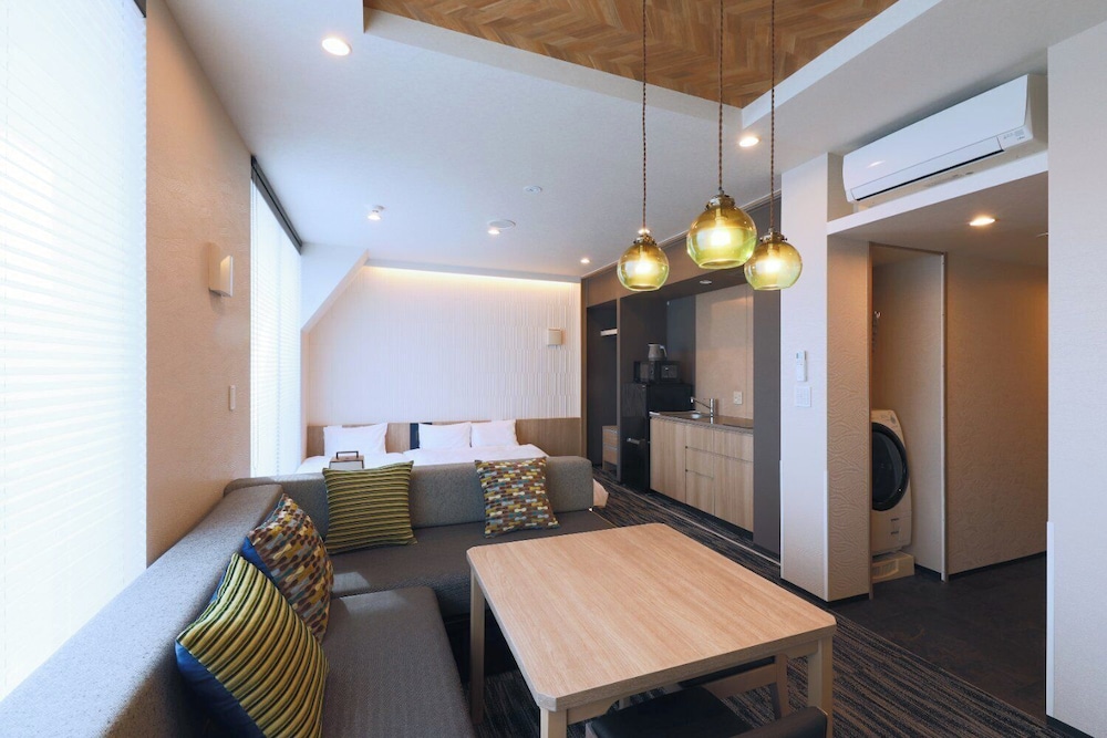 最上階スイートルーム バルコニー付 禁煙 リビング エリア1 | stayme THE HOTEL 浅草リバーサイド